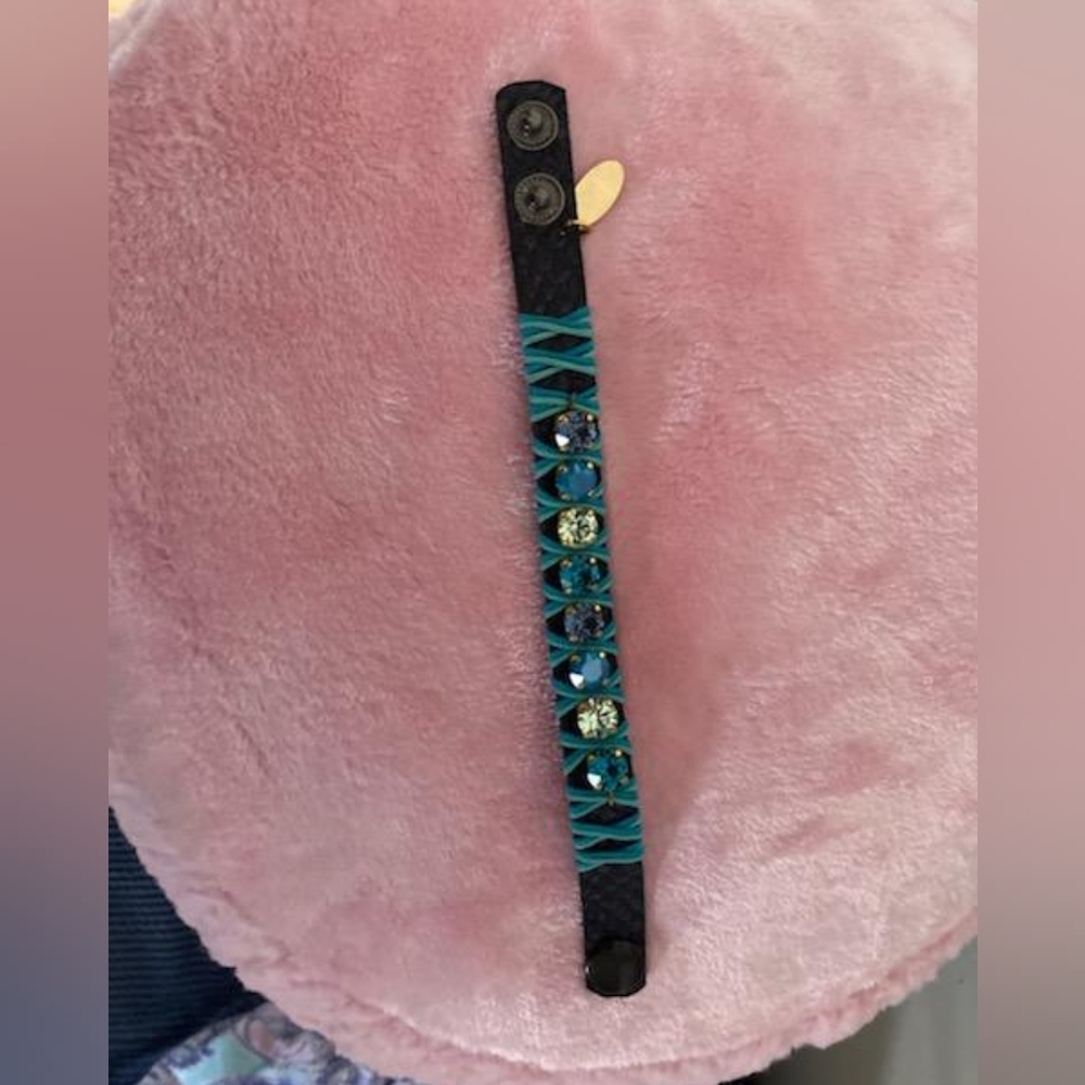 La hola snap Black and Teal Bracelet